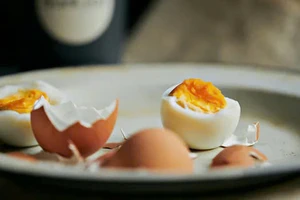 Lòng trắng hay lòng đỏ trứng: Ăn thế nào để giảm cân và đủ chất?