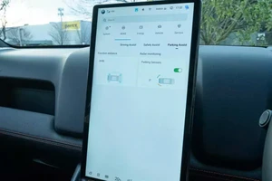 Vì sao BYD khai tử màn hình xoay độc đáo?