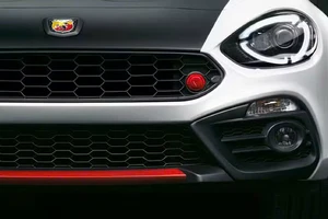 Không cần động cơ 'khủng', 5 mẫu xe này vẫn khiến tài xế mê mẩn