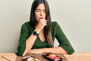 10 thực phẩm nên tránh trong mùa đông để giảm ho và cảm lạnh