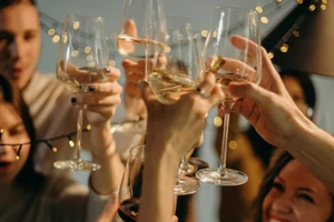 Bí quyết ăn uống trước khi uống rượu để tránh bị say xỉn hiệu quả