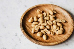 5 lý do bạn nên ăn đậu phộng cùng đường mía trong những ngày lạnh