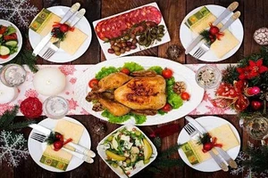 Cách ăn uống và sinh hoạt khoa học để không bị kiệt sức vì tiệc tùng