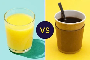 Nước cam hay cà phê tốt hơn cho sức khỏe vào buổi sáng?