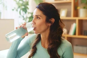 Uống nước vào lúc nào để tối ưu hóa sức khỏe?