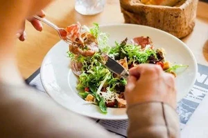 Bí quyết giảm lượng đường không cần thay đổi chế độ ăn uống