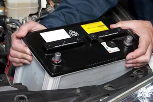4 lầm tưởng về ắc quy ô tô và cách bảo dưỡng tài xế cần biết