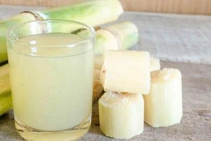 Thực hư công dụng bù nước và chống say nắng của nước mía