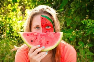 Giải mã lý do cơ thể thèm trái cây mọng nước trong mùa hè nóng bức