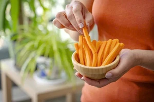 Ăn vặt đúng cách giúp giảm triệu chứng hội chứng ruột kích thích 