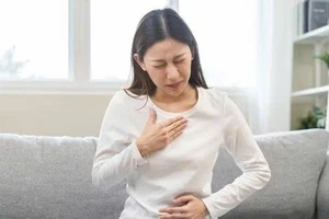 5 cách đơn giản giúp giảm đầy hơi và bảo vệ đường ruột trong mùa hè