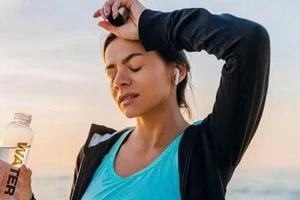 Công thức thức uống từ hạt húng quế giúp bù nước cực nhanh mùa hè