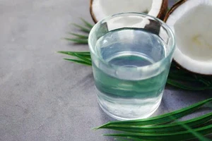 Điều gì xảy ra với cơ thể khi uống nước dừa liên tục trong 30 ngày?