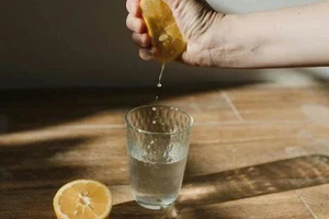 Chất điện giải là gì và cách bổ sung hiệu quả trong mùa hè