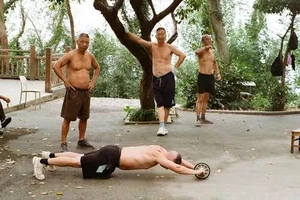 4 cách ngăn ngừa loãng xương và teo cơ khi về già