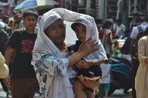 7 hướng dẫn của bác sĩ giúp bảo vệ trẻ em khỏi nắng nóng gay gắt