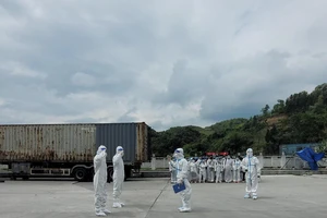 Tiếp nhận 136 công dân Việt Nam nhập cảnh trái phép từ Trung Quốc 