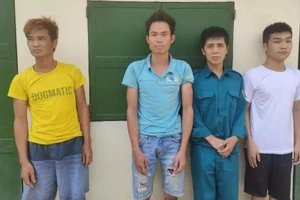 Bắt 4 người đánh bạc hàng chục tỉ đồng trên không gian mạng