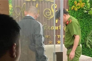 Sát hại người yêu trong tiệm spa rồi tự tử