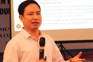 Thu hồi giấy phép: Ai giải quyết các tồn đọng liên quan?