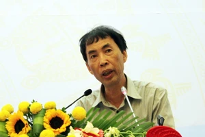 'Đại gia cũng chỉ ăn nổi hai con gà'