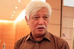 ĐB Dương Trung Quốc: 'Đừng đặt con cháu lên lưng hổ'