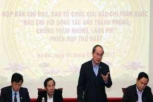 'Đấu tranh chống tham nhũng, sợ nhất chùn tay'