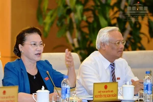 Chủ tịch QH: Các nơi tổ chức nhiều lễ kỷ niệm quá