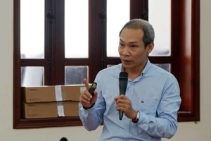 Phó viện trưởng Viện nghiên cứu quản lý kinh tế Trung ương Phan Đức Hiếu:'Có những doanh nghiệp đã phải khóc ở các hội thảo chỉ vì thủ tục vô cảm".