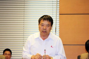 'Cán bộ về quê xây nhà thờ họ mấy chục tỉ, tiền đâu?' 