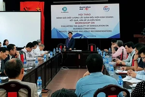 'Phong bì nhẹ 3 tháng xong, phong bì nặng thì... chiều nhé!'