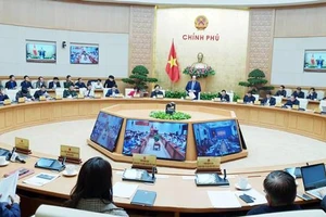 Dân không cần tới cơ quan nhà nước vẫn xong việc