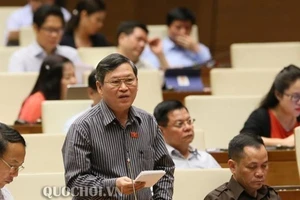 Đại biểu QH: 'Có một bộ phận bỏ giá trị chạy theo giá cả'?