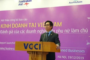 Chủ tịch VCCI: 'Tôi cũng chuyển lương cho vợ quản lý'