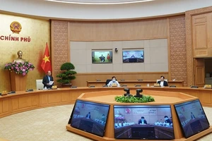 Thủ tướng: Cách ly xã hội, nhiều nơi hiểu máy móc, có điểm sai