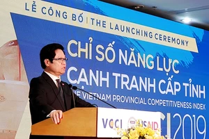 'Giá như doanh nghiệp không phải gian nan đối phó thủ tục'