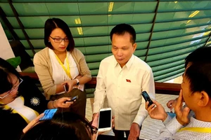 Đại biểu Quốc hội nói về việc ca sĩ Thủy Tiên làm từ thiện