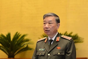 Bộ trưởng Tô Lâm: 'Bỏ sổ hộ khẩu là mong ước của dân'