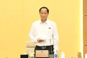 Ủy ban thường vụ Quốc hội lưu ý khi tranh luận phải sâu sát, tránh 'chen luận'