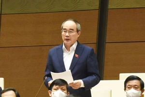 Cần kinh phí 'mua dầu cho đoàn tàu kinh tế TP.HCM' chạy trở lại