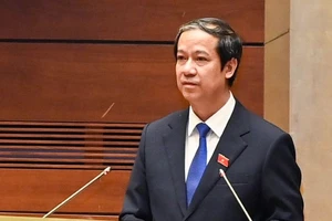 Bộ trưởng Nguyễn Kim Sơn: 'Chúng ta test virus, virus test hệ thống chúng ta'