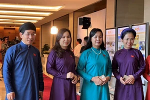 Đại biểu Nguyễn Văn Cảnh đề xuất mặc áo dài ngũ thân tại các phiên họp