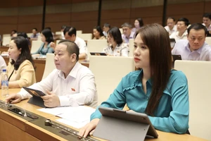 Thông qua Luật Đấu thầu, Quốc hội mở đường cho khắc phục thiếu thuốc, thiết bị y tế