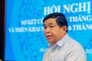 Bộ trưởng Nguyễn Chí Dũng: 'Luật pháp chưa chặt chẽ, thủ tục rườm rà'