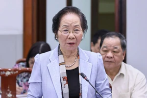 Nguyên Phó Chủ tịch nước Nguyễn Thị Doan chia sẻ tình trạng 'sáng cắp ô đi tối cắp ô về'