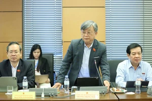 Đại biểu: Sách giáo khoa kém thì thế nào?