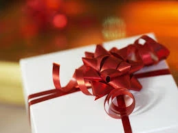 Chủ tịch nước tặng quà Tết cho người có công