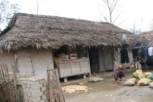 Nâng mức chuẩn nghèo thành phố lên 16 triệu đồng