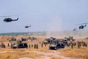 Từ thế giới phim, nghĩ đến… “Đơn đặt hàng lịch sử”