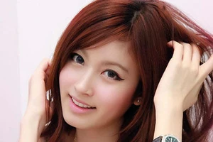 Thí sinh Hoa hậu chuyển giới Thái Lan đua sắc